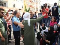 HDP'lilerden evlat nöbetini tutan ailelere hakaret
