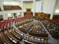 Ukrayna'daki erken genel seçiminde Zelenskiy'in partisi birinci