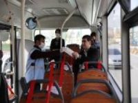 Gaziantep’te toplu ulaşımı kullanan vatandaşlara maske dağıtıldı