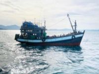 Rohingyalıları taşıyan teknedeki 30 kişi açlıktan hayatını kaybetti
