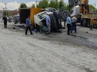  Malatya'da freni boşalan kamyon ortalığı birbirine kattı