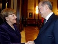 "Merkel'in kararı hukuken doğru"