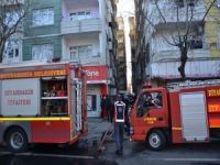 Diyarbakır'da bir binanın çatısında çıkan yangın korkuttu