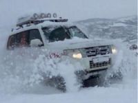 Kardan yolu kapanan köydeki diyaliz hastasını UMKE ekipleri hastaneye ulaştırıldı