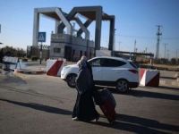 Binlerce Filistinli Refah Kapısı'nın açılmasını bekliyor