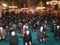 Ayasofya Camii'nde Regaib Gecesi ihya edildi