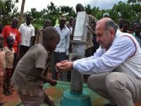 İHO-EBRAR'dan Uganda da su kuyusu açılışı