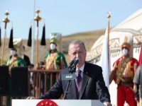 Cumhurbaşkanı Erdoğan, Malazgirt Zaferi kutlamalarına katıldı