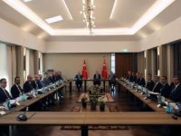 Cumhurbaşkanı Erdoğan, Ahlat’ta düzenlenen bölge valileri toplantısına başkanlık etti