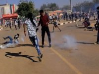 Sudan'da "darbe" protestosu: 4 ölü yüzlerce yaralı