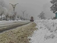 Bitlis yoğun kar yağışının etkisine girdi 203 köy yolu ulaşıma kapandı