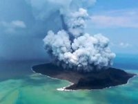 Tonga'daki denizaltı yanardağında patlama