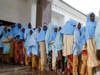 Nijerya'da kız öğrenciler başörtüsü takabilecek