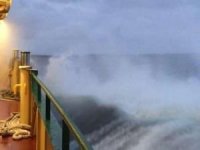 Bozcaada feribot seferleri fırtına nedeniyle iptal edildi