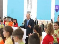 Cumhurbaşkanı Erdoğan: Çocuklar, teknolojinin imkânlarını kullanın ama asla onun esiri olmayın!