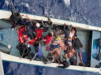 10 gündür denizde mahsur kalan göçmenler yarı baygın halde kurtarıldı