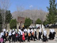 Afganistan'da ilkokul sonrası kız çocuklarının eğitimi için istişarelere başlandı