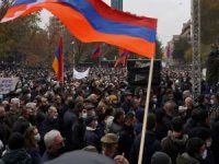 Ermenistan'da Başbakan Nikol Paşinyan karşıtları protesto gösterileri düzenliyor