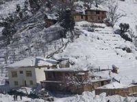 Afganistan'da yaz mevsiminde kar fırtınası: 12 çocuk hayatını kaybetti