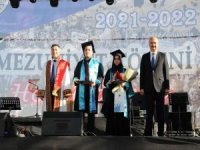 Batman Üniversitesinin 2021-2022 mezunları törenle uğurlandı