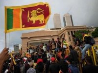 Sri Lanka'da protestolar nedeniyle Başbakan ve Devlet Başkanı istifa kararı aldı