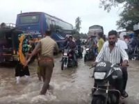 Gujarat'ta aşırı yağışlar nedeniyle ölenlerin sayısı 47'e yükseldi