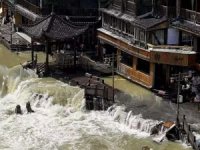 Çin'de sel nedeniyle 12 kişi öldü
