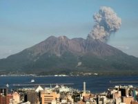 Japonya'da Sakurajima Yanardağı faaliyete geçti