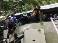 Bursa'da tur otobüsü devrildi: 2 ölü 45 yaralı
