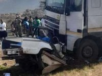 Güney Afrika'da kamyon okul servisine çarptı: 21 ölü