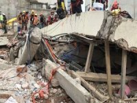 Meksika'da 3 katlı bina çöktü