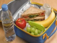 Okulda beslenen çocuklar da fazla karbonhidrat tüketimine dikkat!