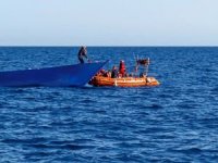 Tunus'ta göçmen teknesi battı: 5 ölü