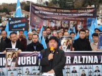 Doğu Türkistan'daki yangında hayatını kaybedenler için İstanbul'da protesto gösterisi yapıldı