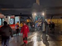 Depremde yaralananlar İstanbul'a getirildi