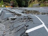 Papua Yeni Gine'de 7,2 büyüklüğünde deprem