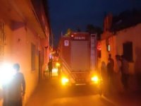 Malatya’da depremde hasar alan 2 katlı evde göçük meydana geldi