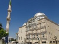 Deprem sonrası camiler ibadete hazır hale getirilmeye başlandı