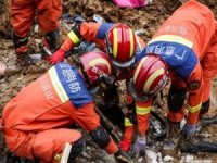 Çin'de toprak kayması: 21 ölü