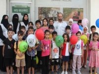 Avrupa Yetim Eli Adana'da afetzede çocuklara kırtasiye yardımında bulundu