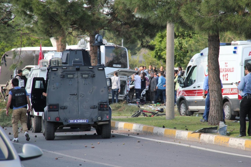 Diyarbakır’da büyük patlama oldu 18