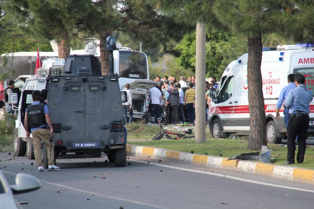 Diyarbakır’da büyük patlama oldu 19