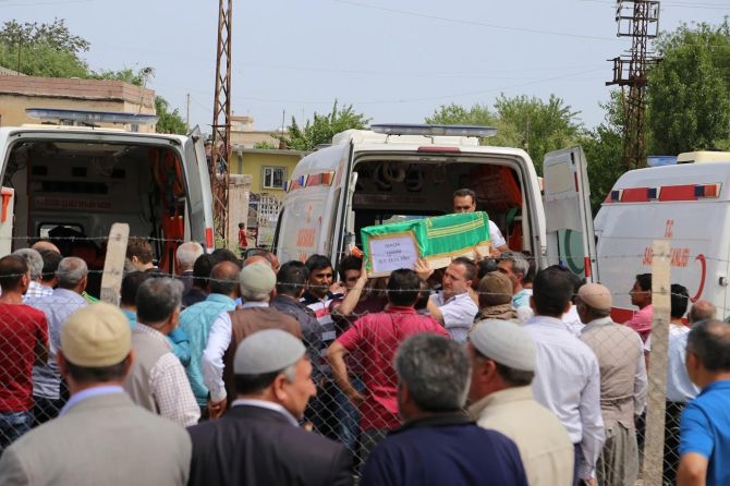 PKK'nın katlettiği 13 kişinin cenazesi Tanışık köyünde 2