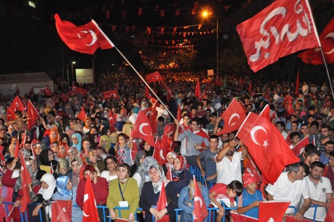 Darbe karşıtı protestoların finali görkemli geçti! 11