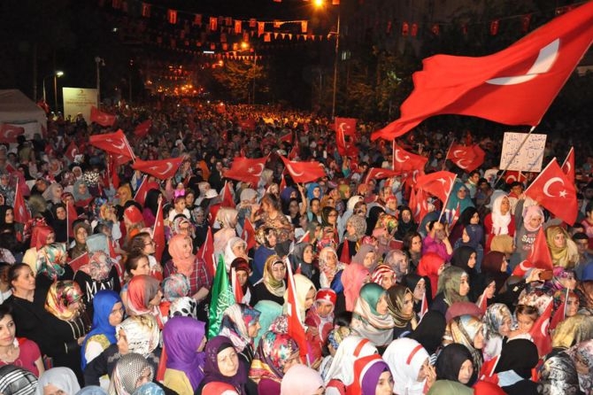 Darbe karşıtı protestoların finali görkemli geçti! 14