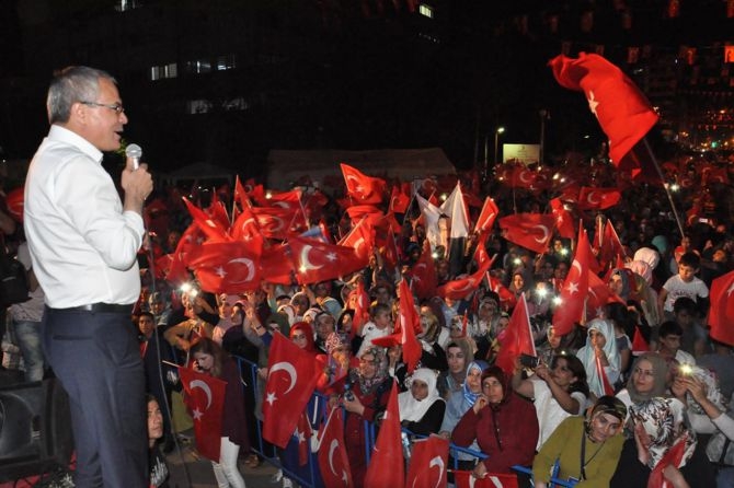 Darbe karşıtı protestoların finali görkemli geçti! 2