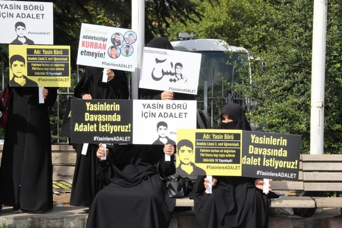 Mahkemede sanıklar rollerini oynuyor 6
