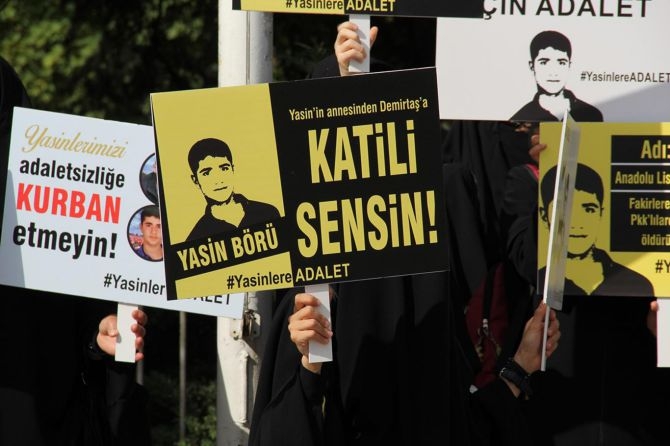 Mahkemede sanıklar rollerini oynuyor 8