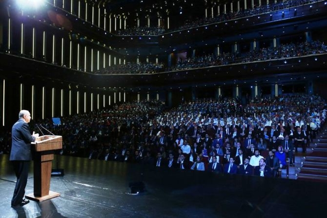 Cumhurbaşkanı Erdoğan: "Üniversiteleri topluma değer katan kurumlar yapa 11