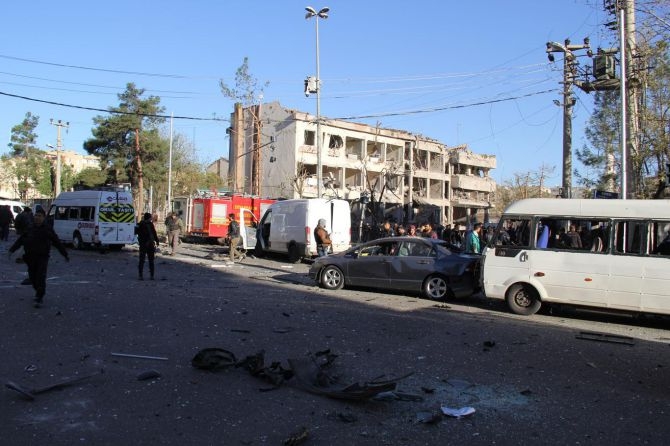 Diyarbakır’da şiddetli patlama 7